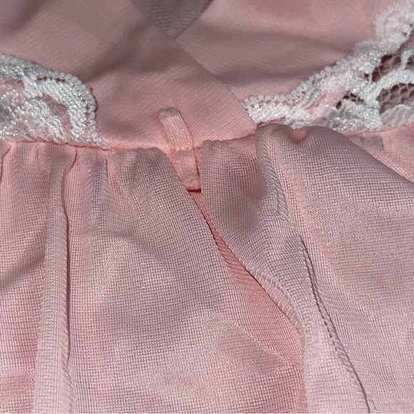 Vanity Fair Vintage Nightgown ๐ - Picture 3 of 13